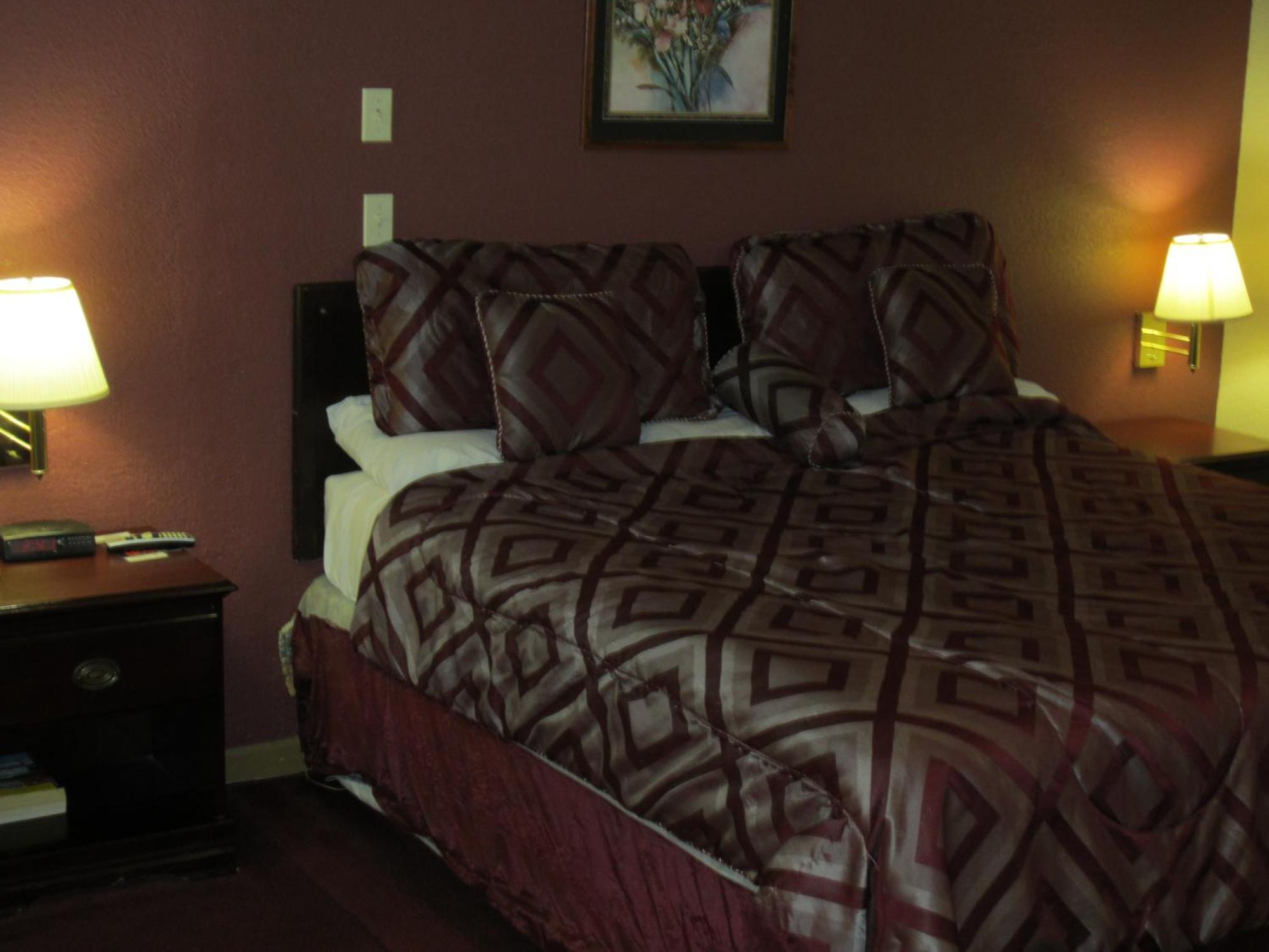 First Western Inn - Фейрмонт-Сіті Екстер'єр фото
